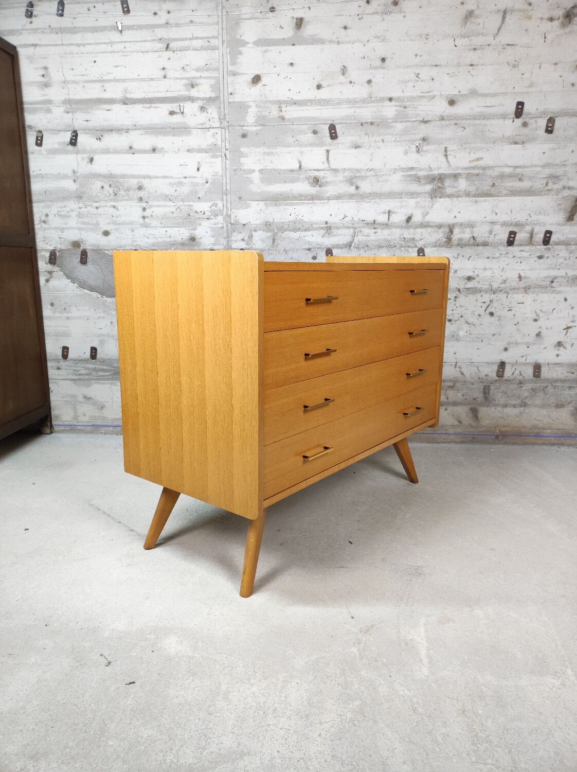 Commode vintage pieds compas