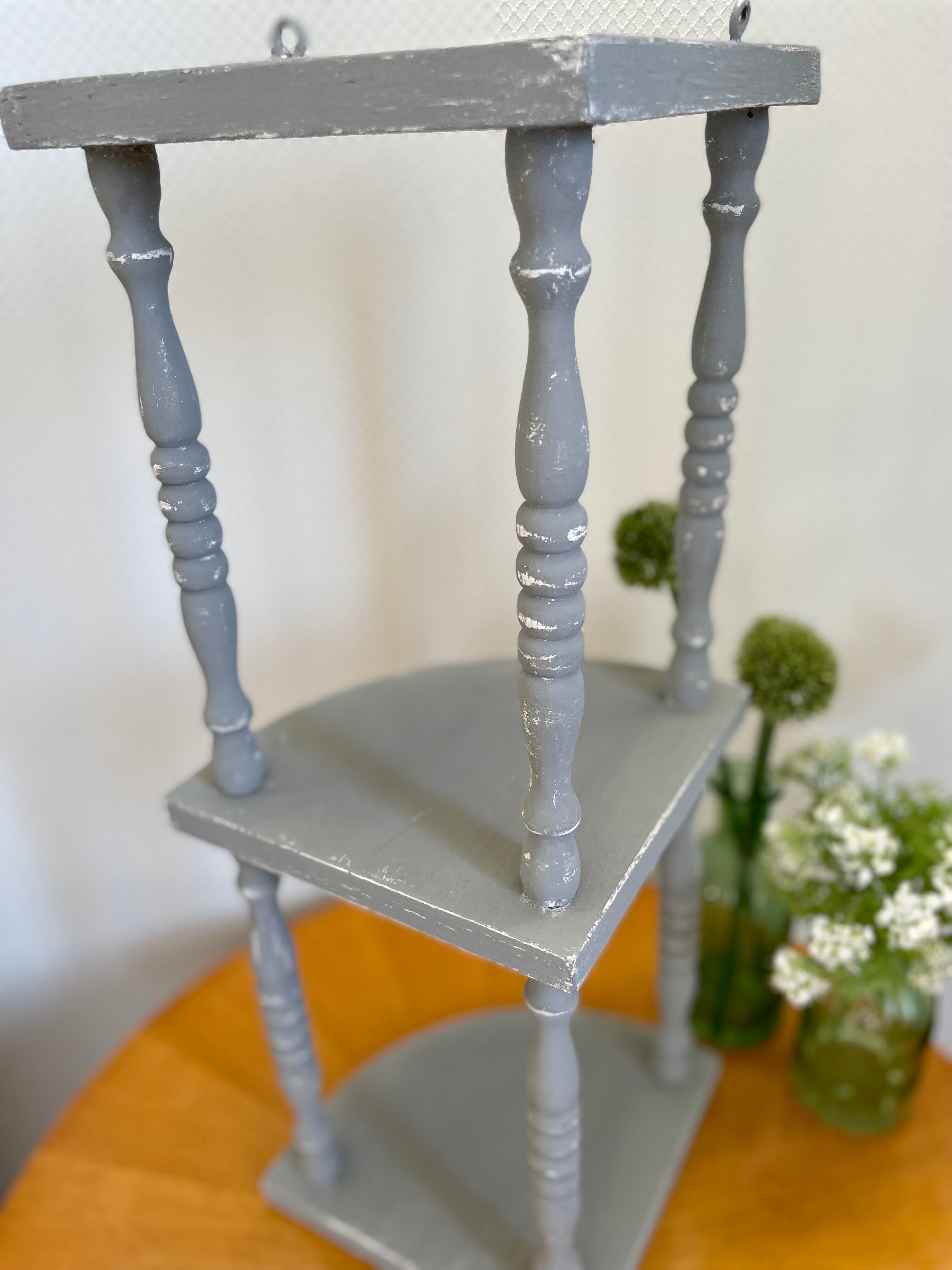 Etagère d'angle ancienne patine gris