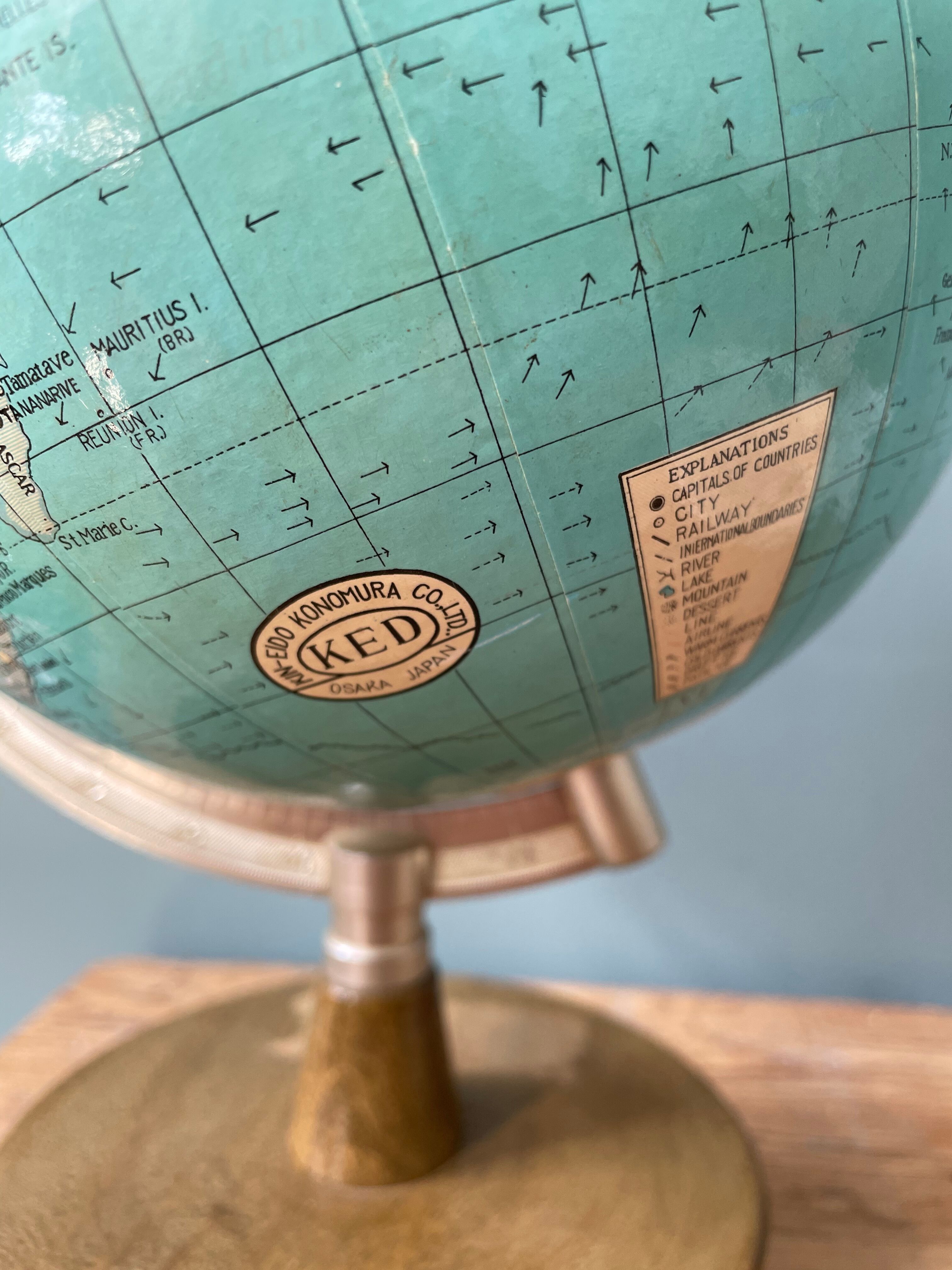 Globe terrestre vintage KED