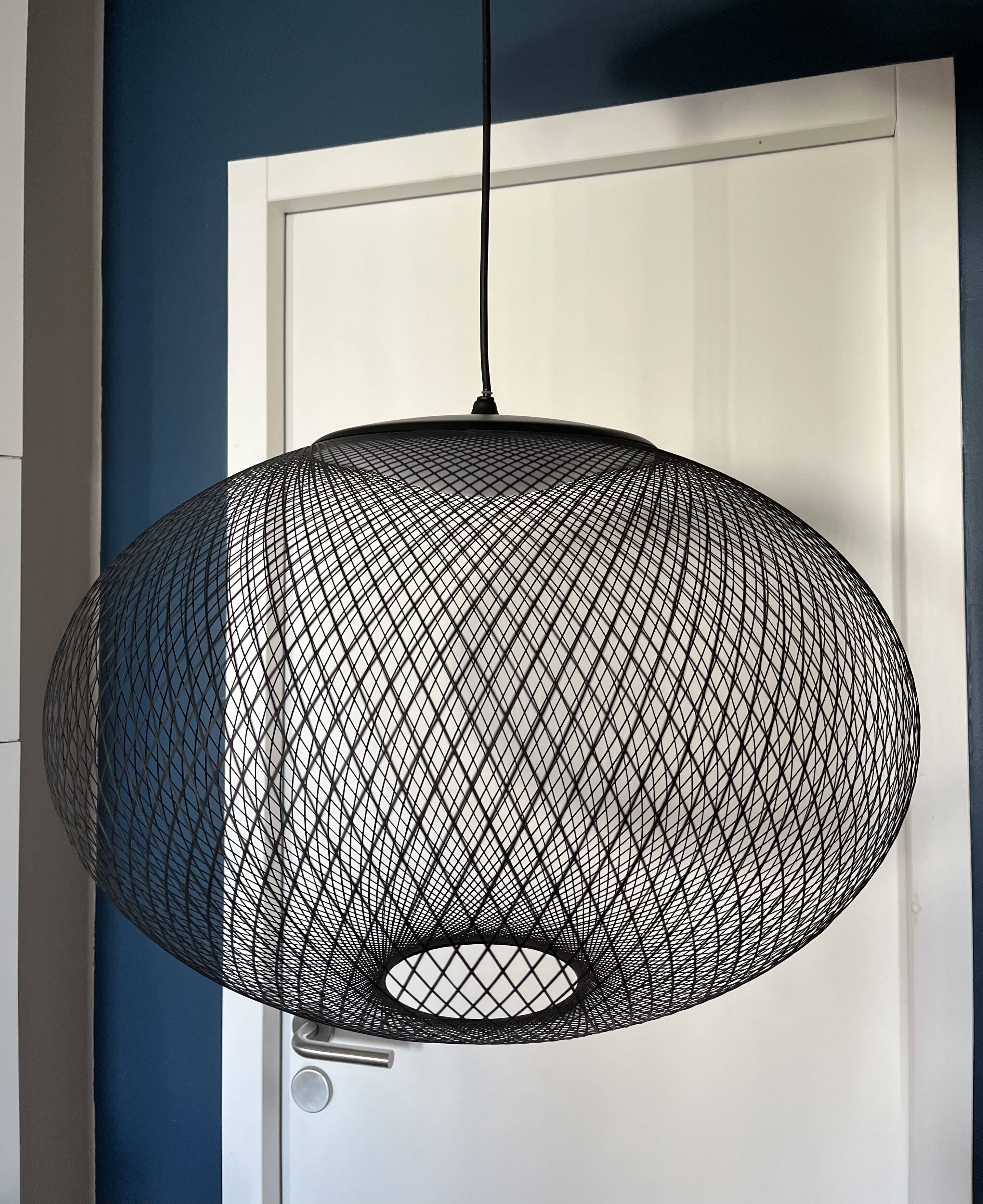 Moooi nr2 medium black suspension – excellent condition – invoice available