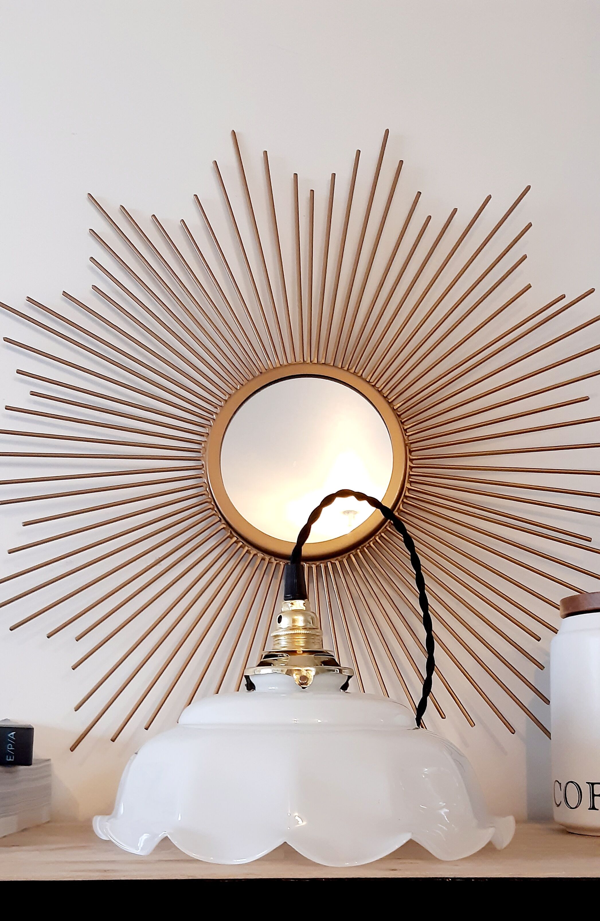 White opaline suspension