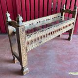 Afghanistan, un ancien porte jarres  en bois de cèdre, milieu 19éme. Porte-cruches