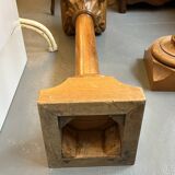 Pair of columns in light oak carved from the late 19th century, good quality, capital