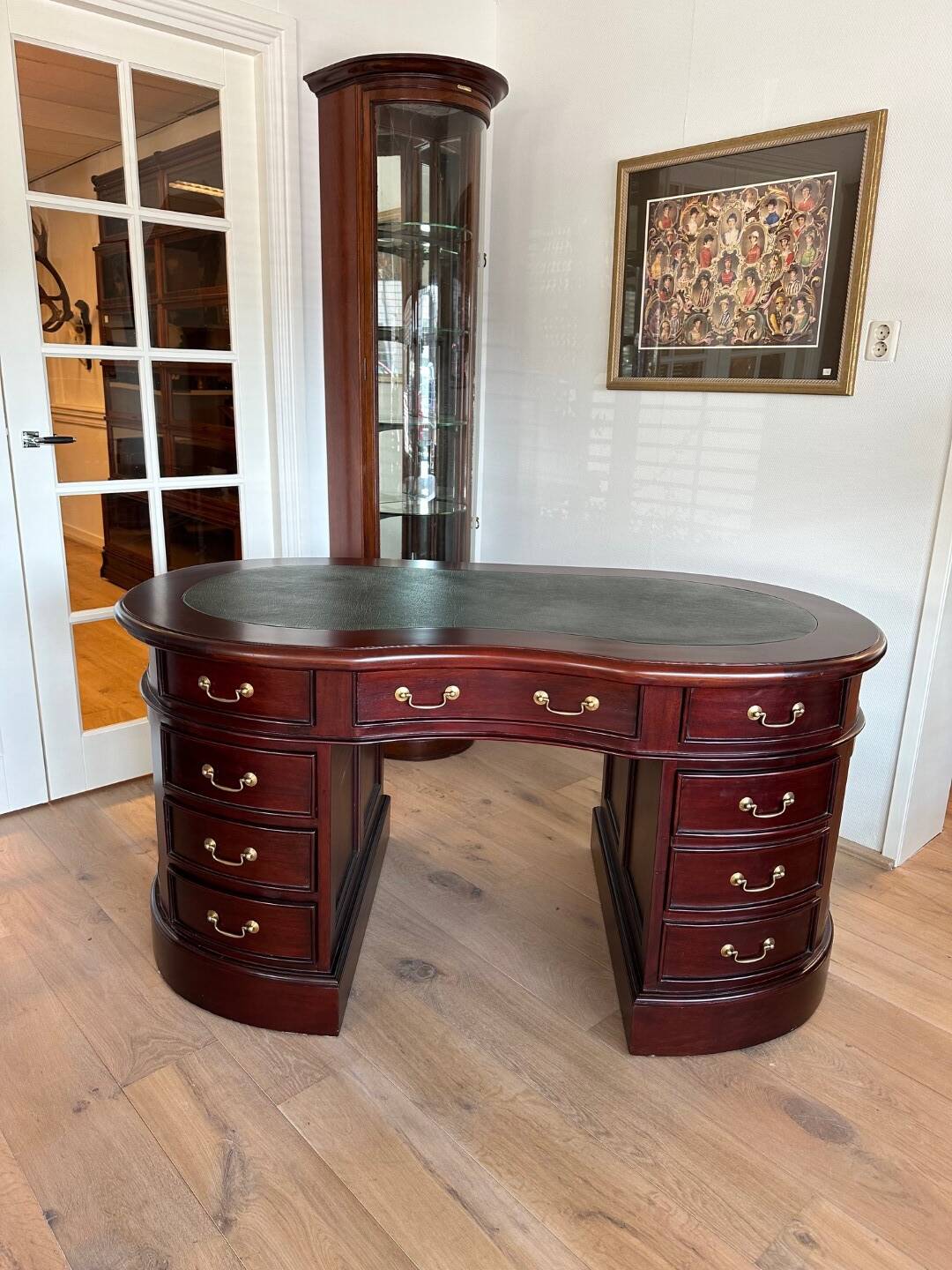 Kidney shaped desk