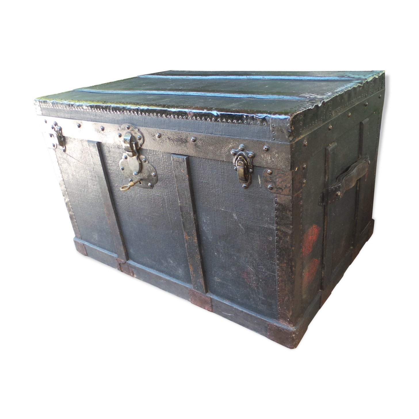 Safe travel vintage trunk