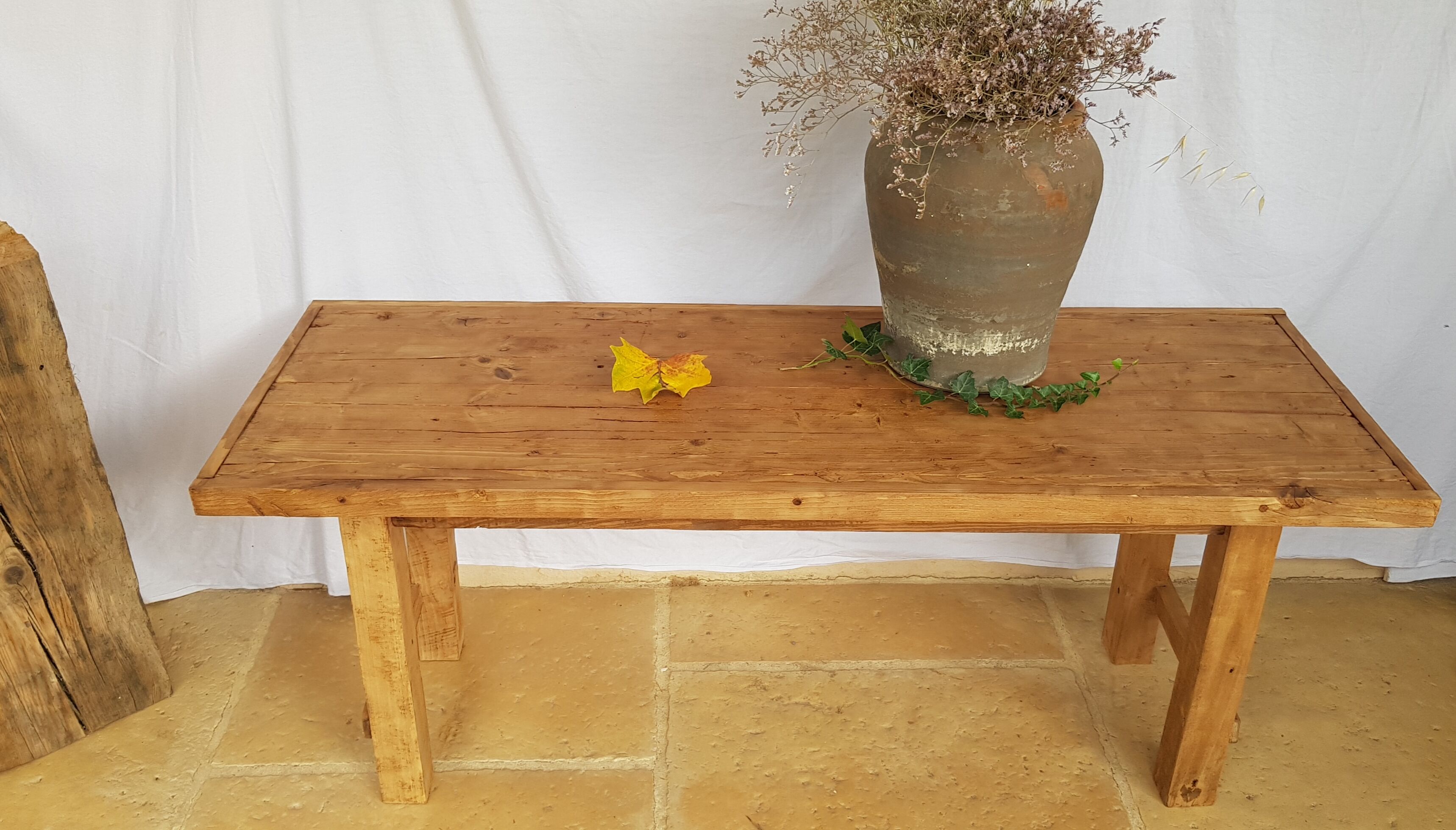 Table basse brutaliste