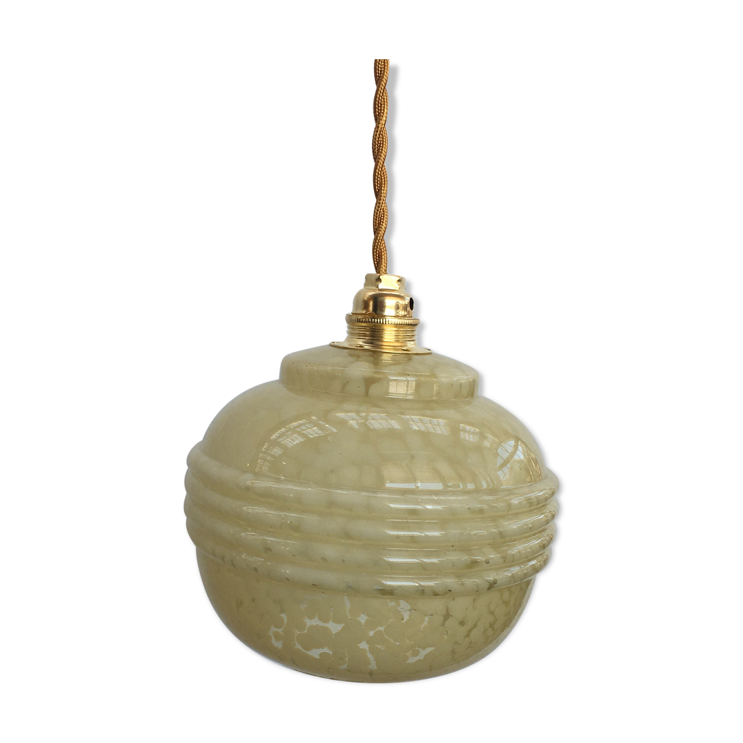 Pale yellow Clichy glass suspension