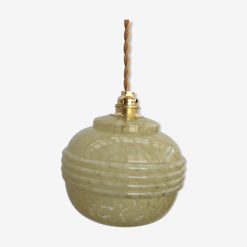 Pale yellow Clichy glass suspension