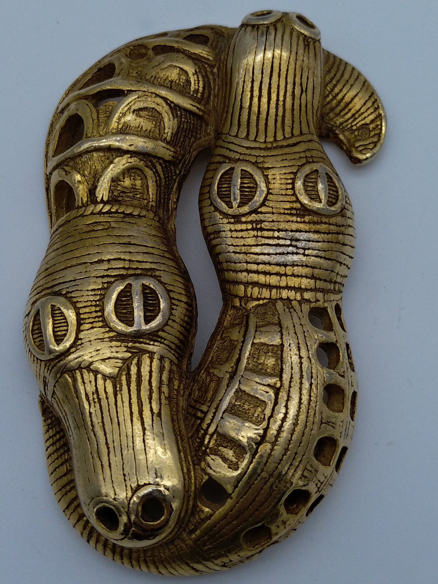 Clipboard zoomorphic crocodiles replica of the branly museum