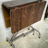 Folding table in formica