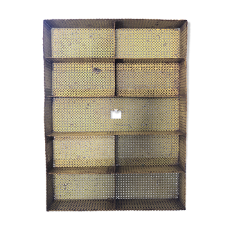 Locker shelves