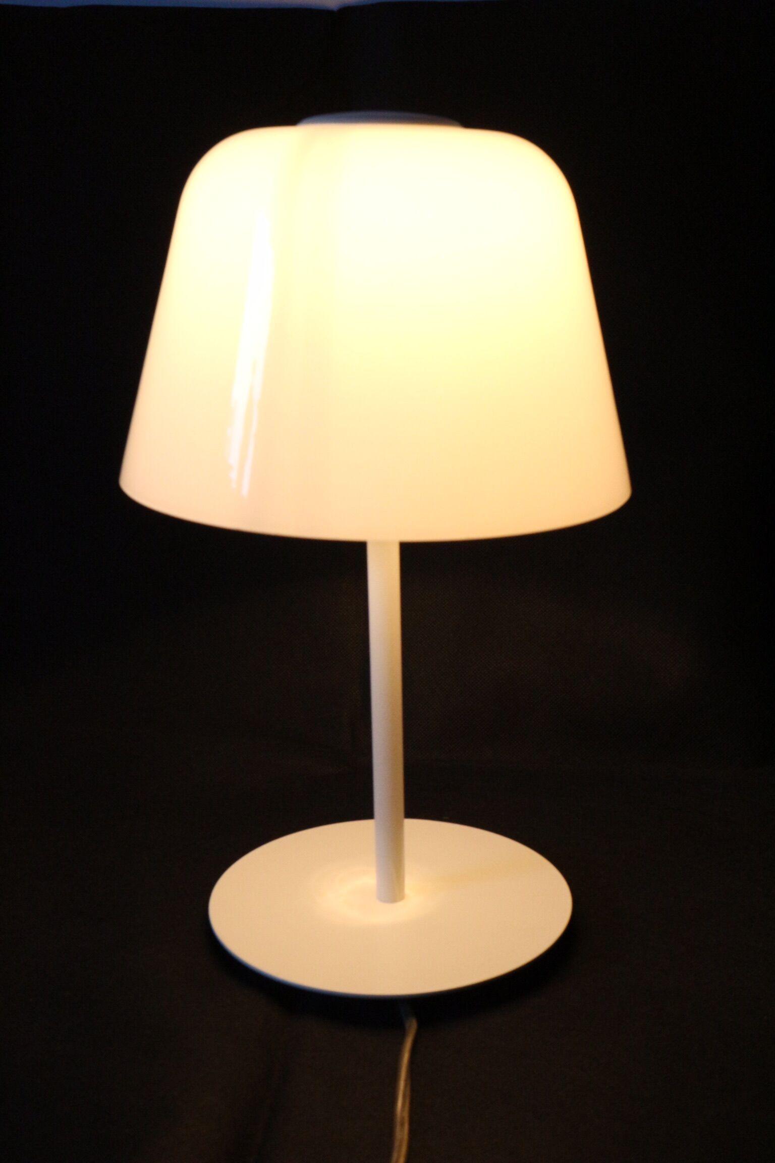 Vintage table lamp/ white bedside table, Leucos