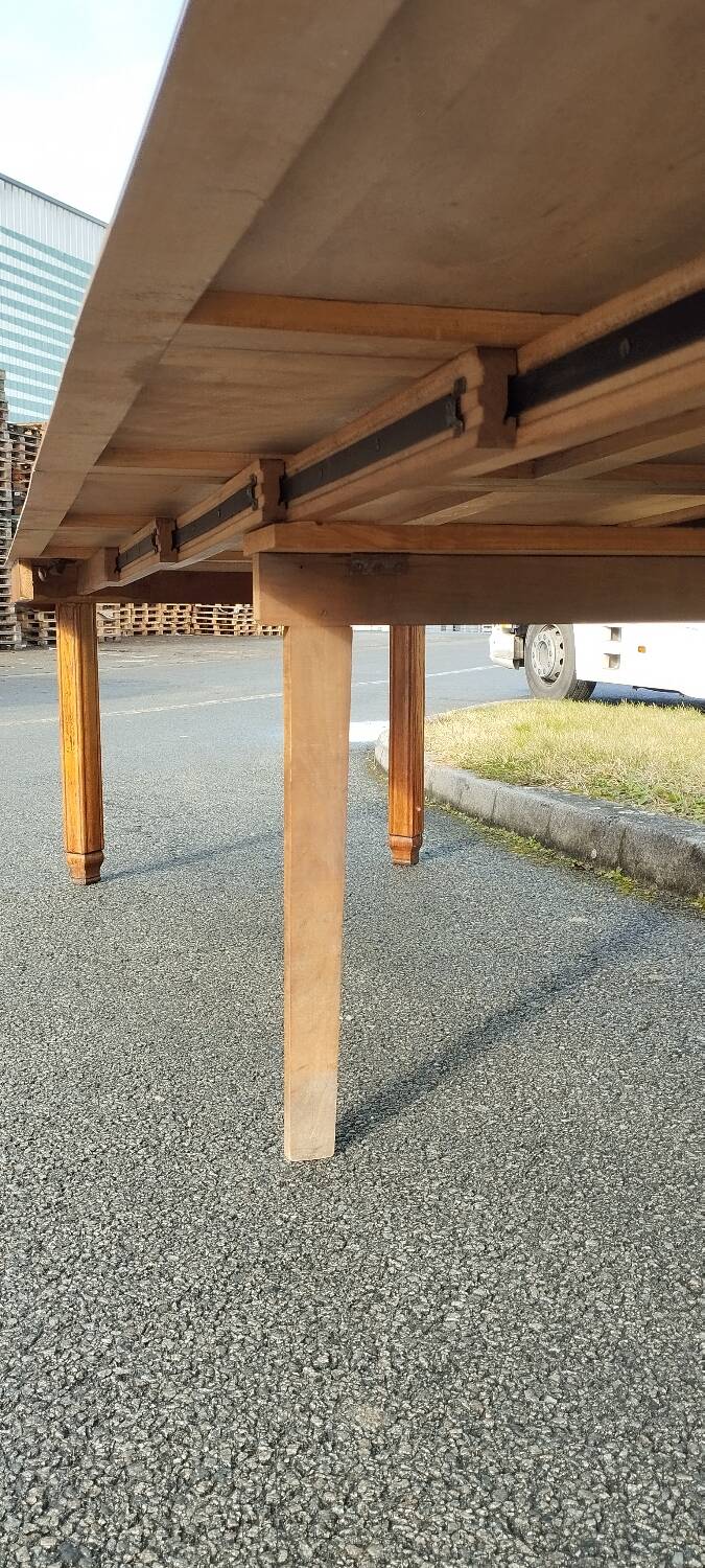Solid wood art deco table, with extensions