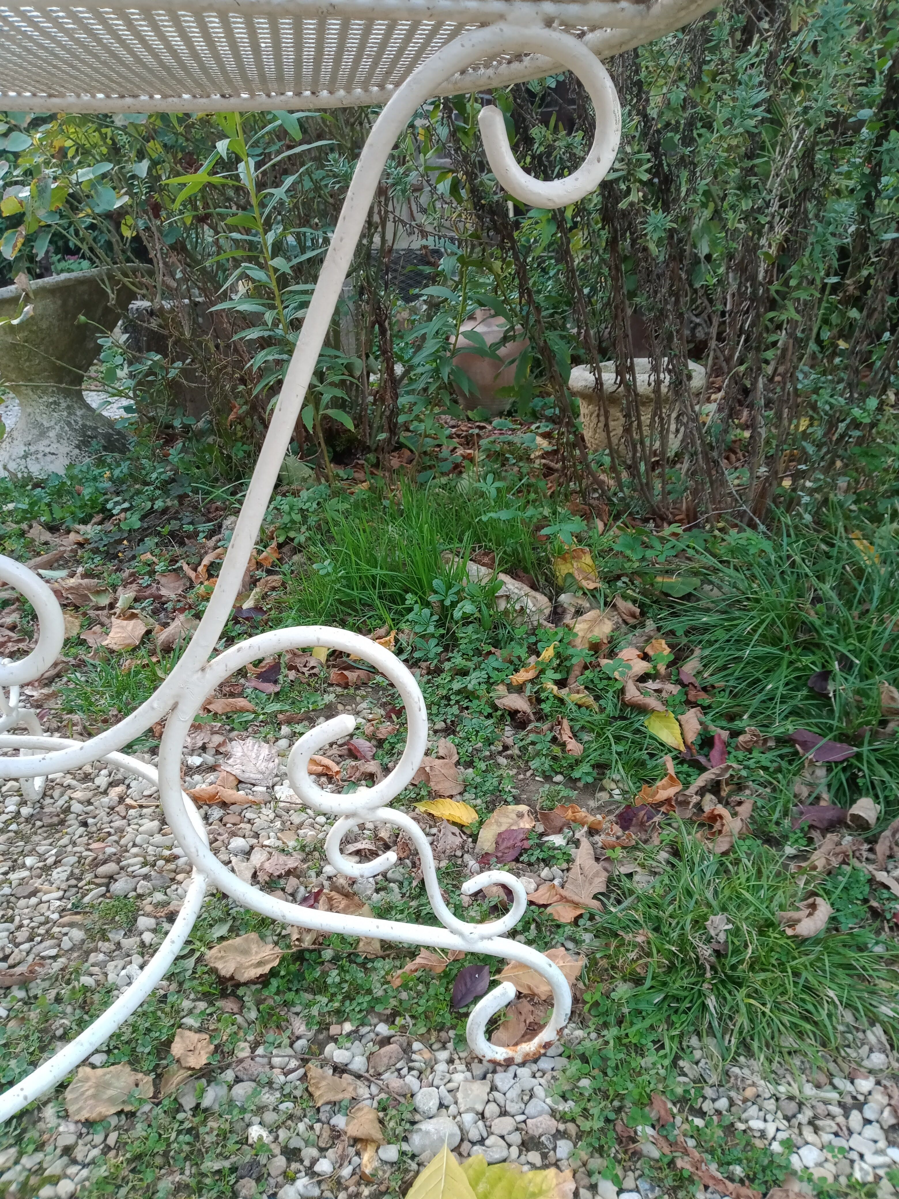 Metal garden furniture