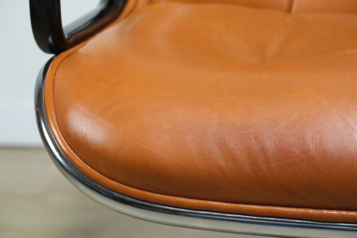 Charles Pollock leather office chair, Knoll edition, 1970