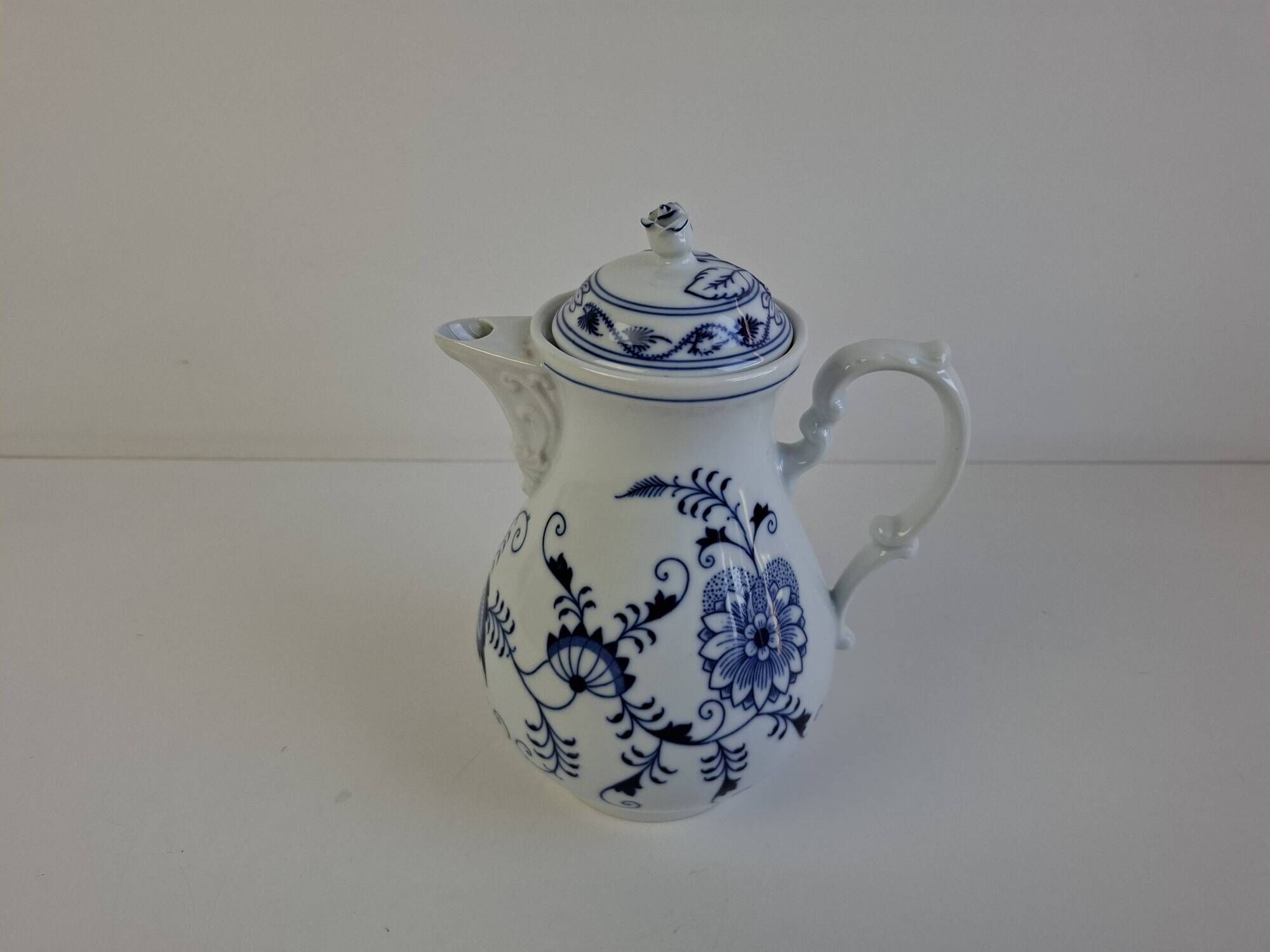 Vintage Dubí Czech Porcelain Blue Onion Cibulák Teapot, c. 1970