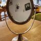 Miroir sur pied laiton