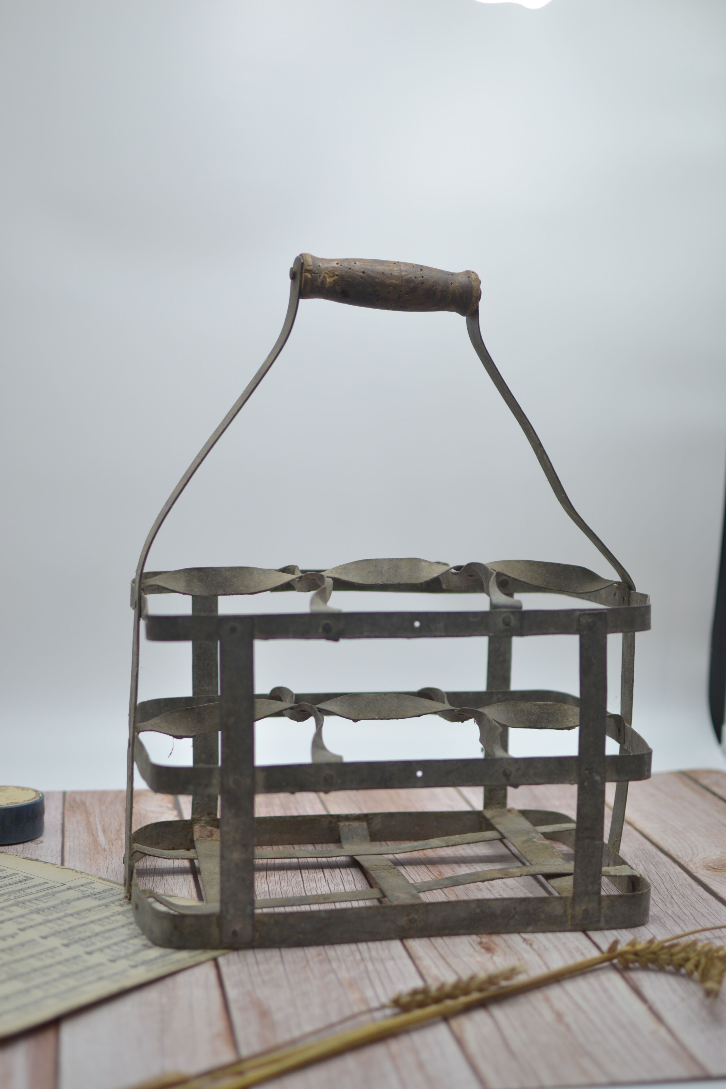 Porte 6 bouteilles en métal/zinc galvanisé et manche en bois