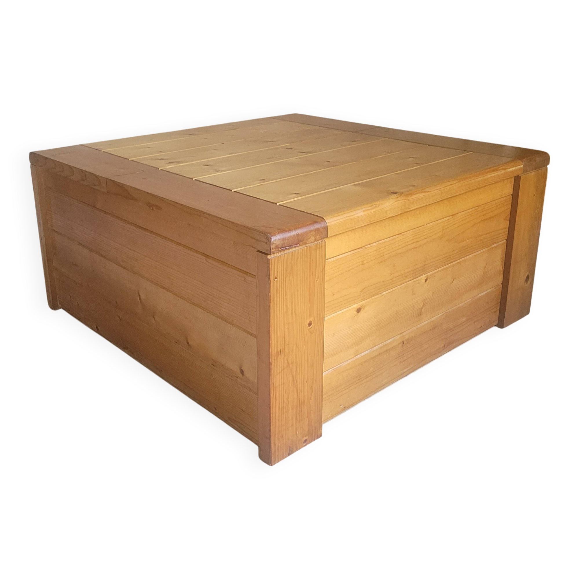 Les Arcs coffee table trunk