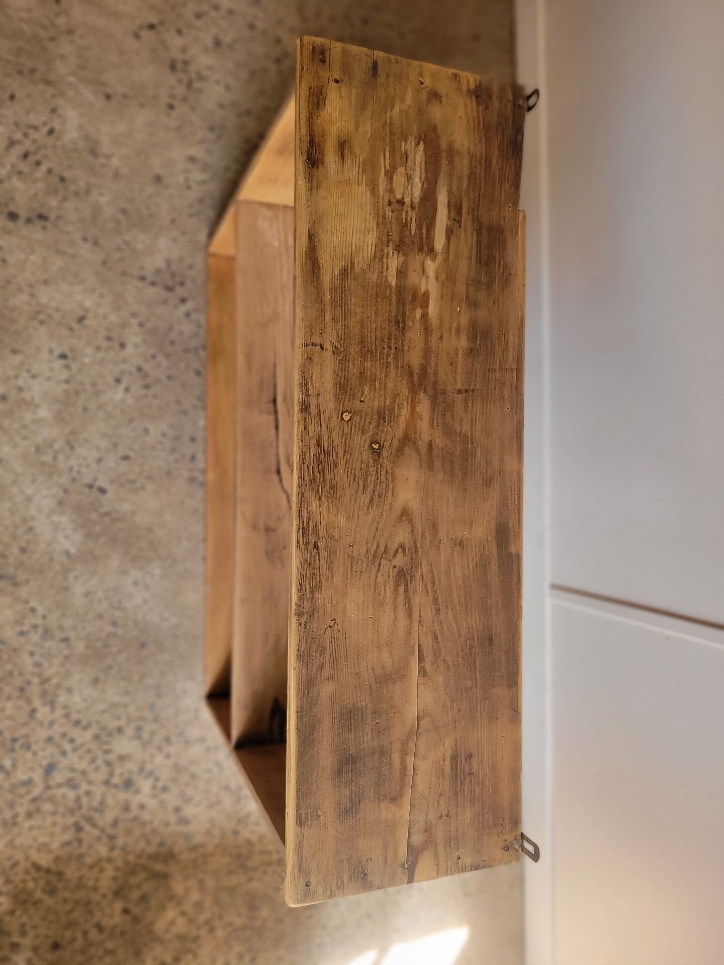 Étagère murale en bois