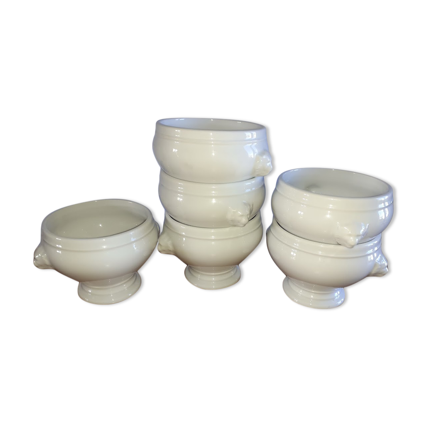 Lion's head soup bowls