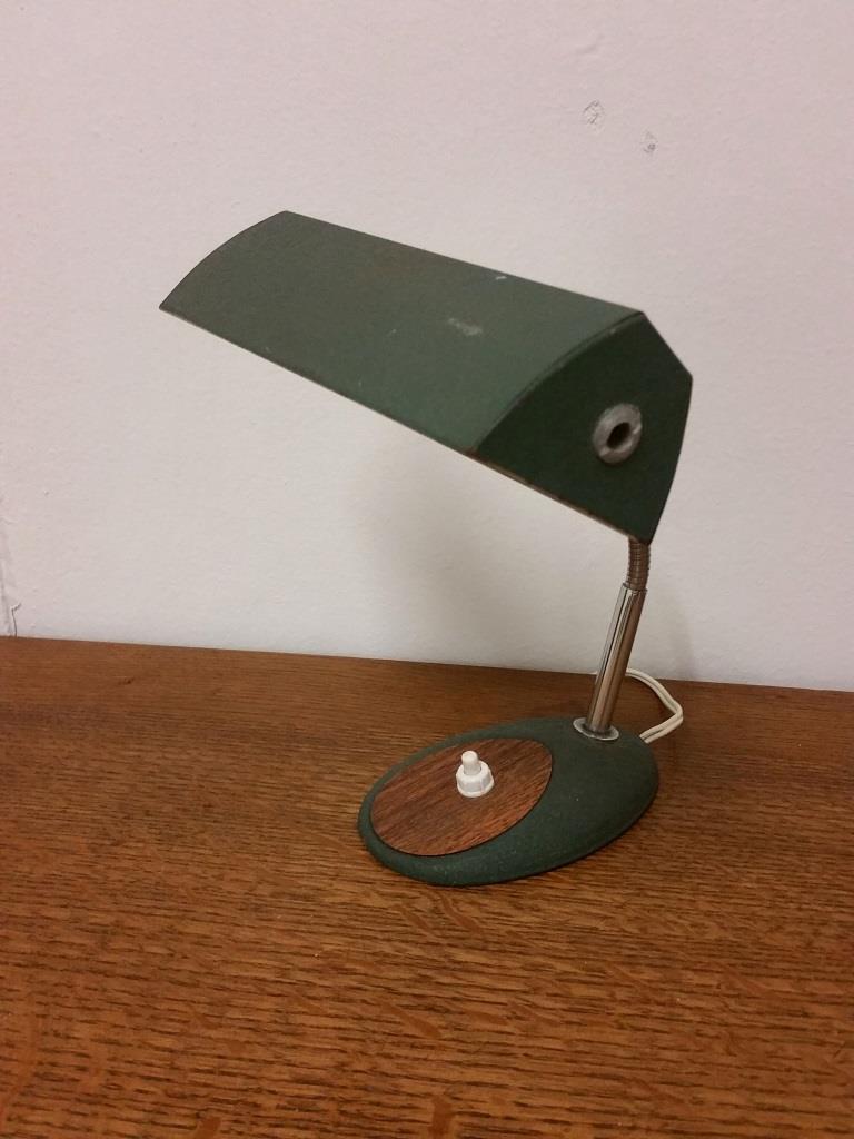 Desk lamp