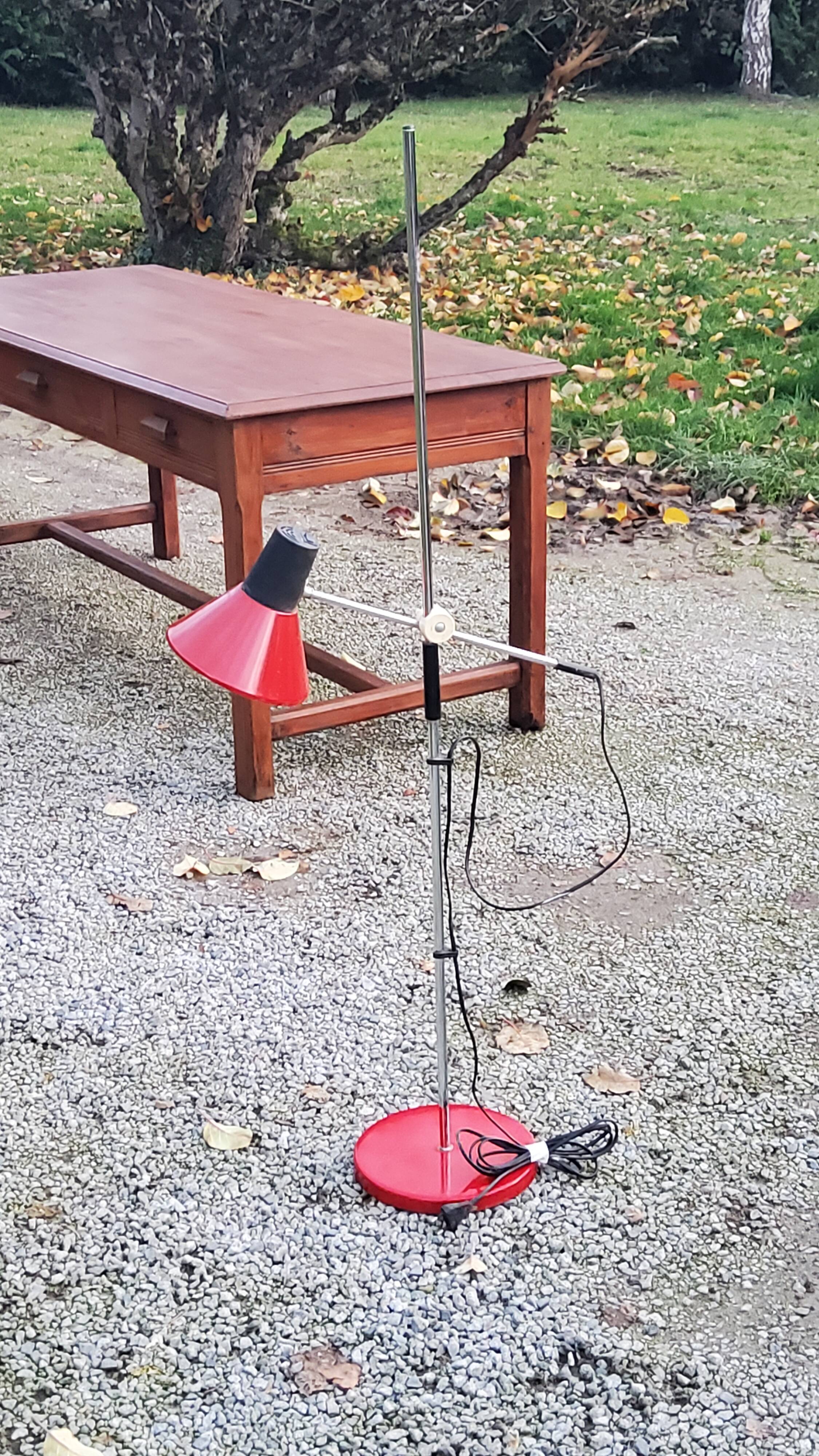 Designer reading lamp from the 70s in chrome and red lacquered sheet metal