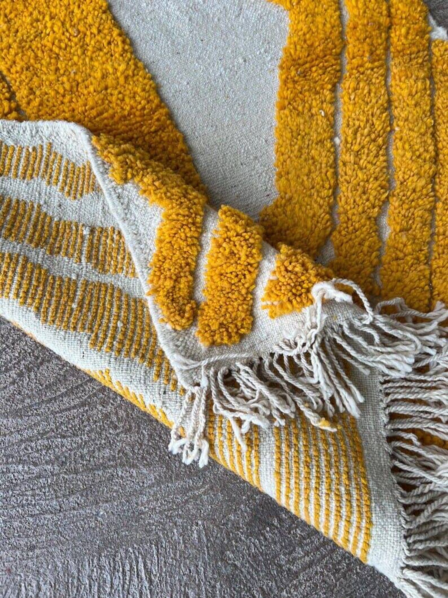 Tapis de salon fait main artisanale taille 150 x 250 cm orange
