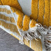 Tapis de salon fait main artisanale taille 150 x 250 cm orange