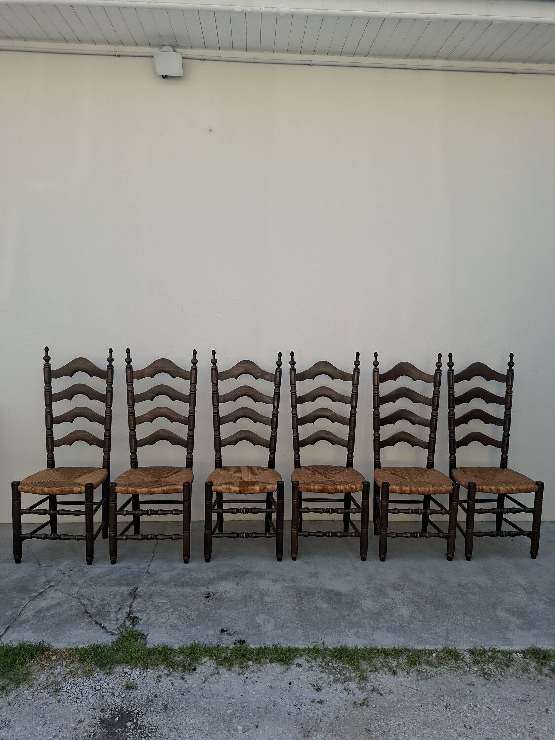 Set of 6 high-backed straw-seated chairs in solid oak from the early 1900s.