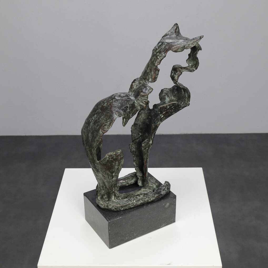 Artistic Sculpture in Bronze – Majestic Cat