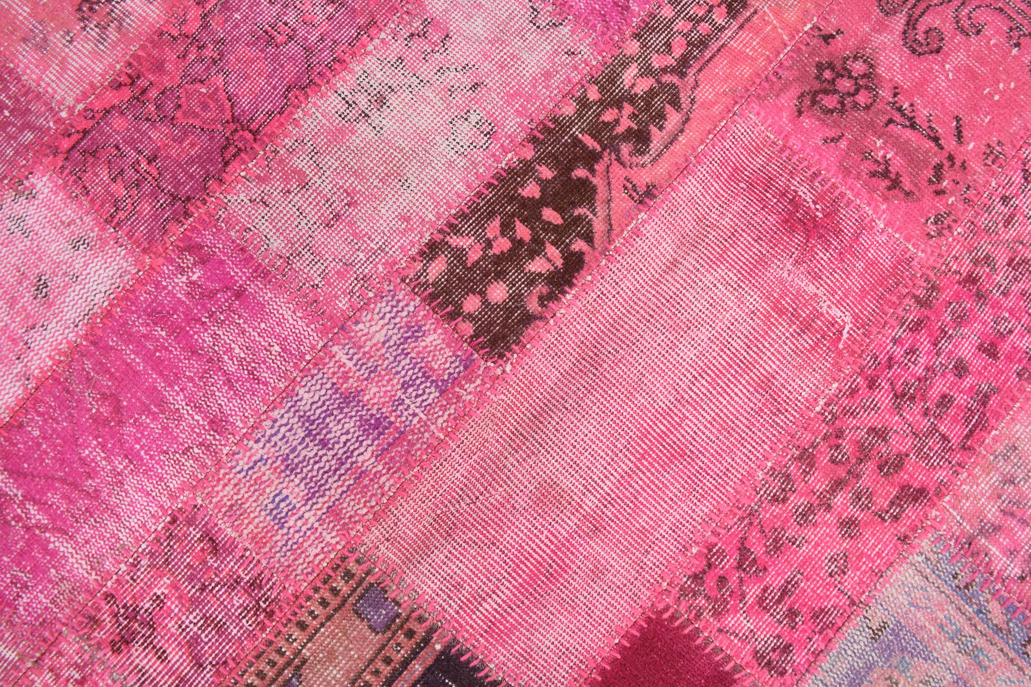 7x10 distressed pink turkish rug 300x208cm