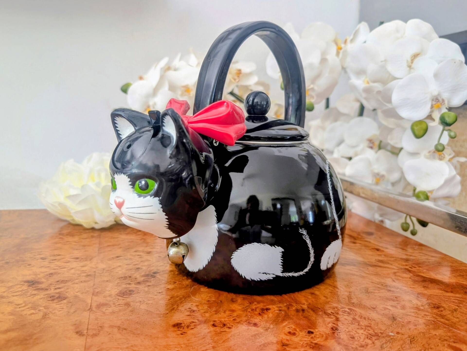 Vintage enamelled metal cat teapot