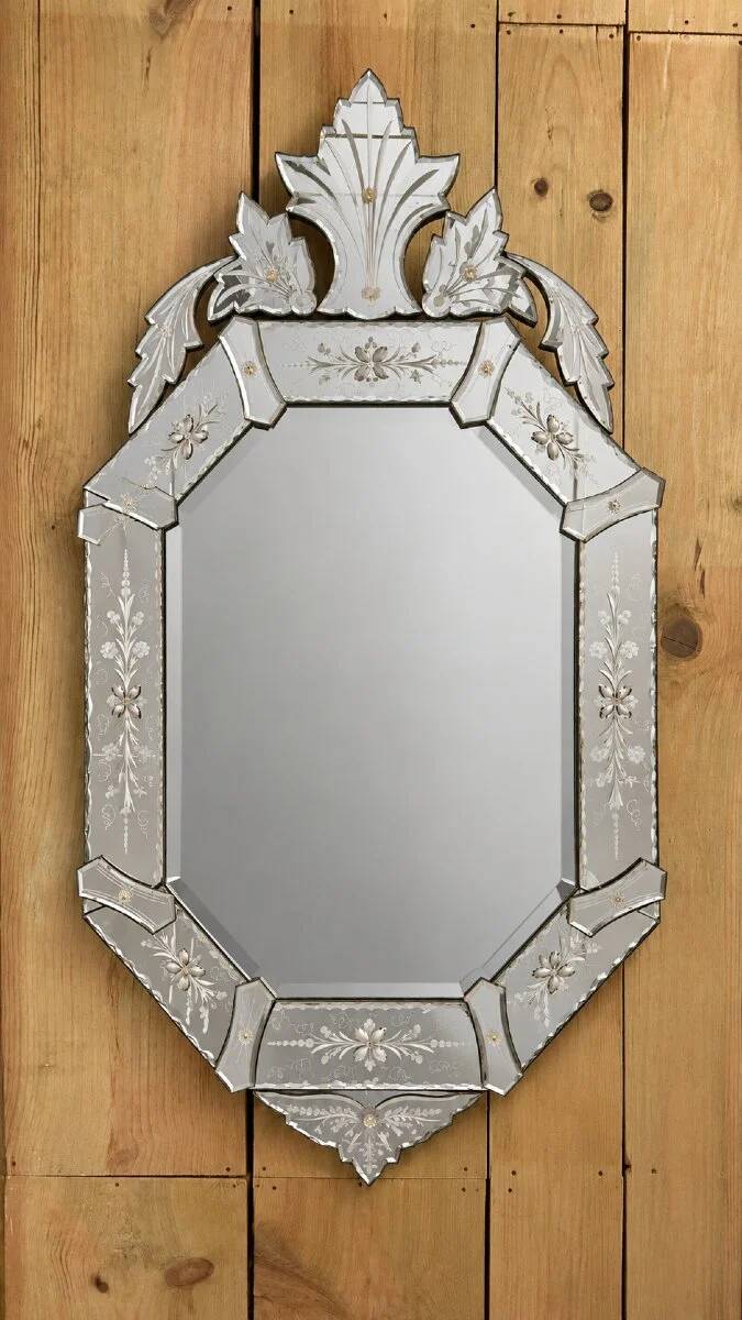 Venetian-style mirror with engraved floral decoration, mid-20th century.
