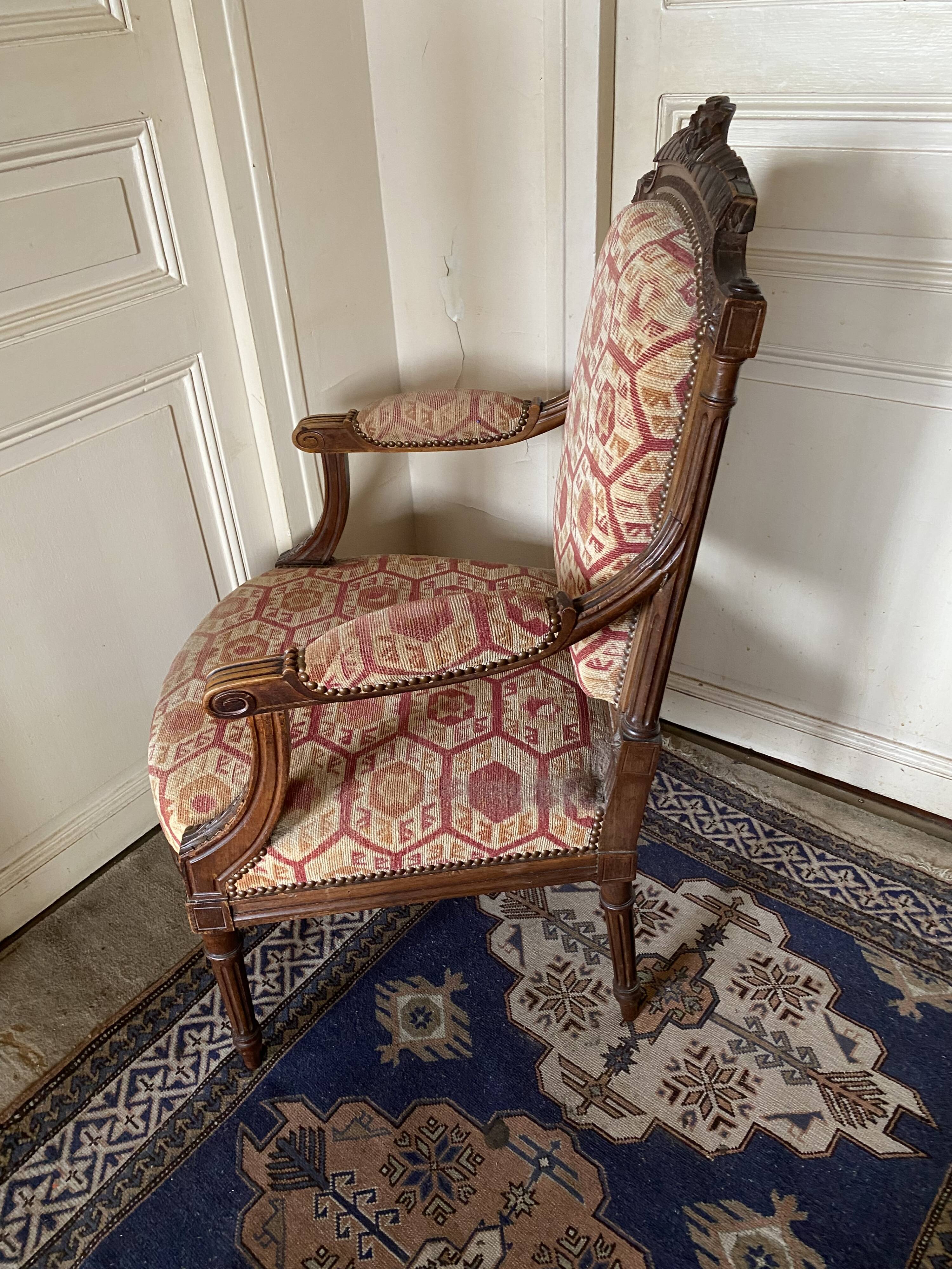 Fauteuil style Louis seize