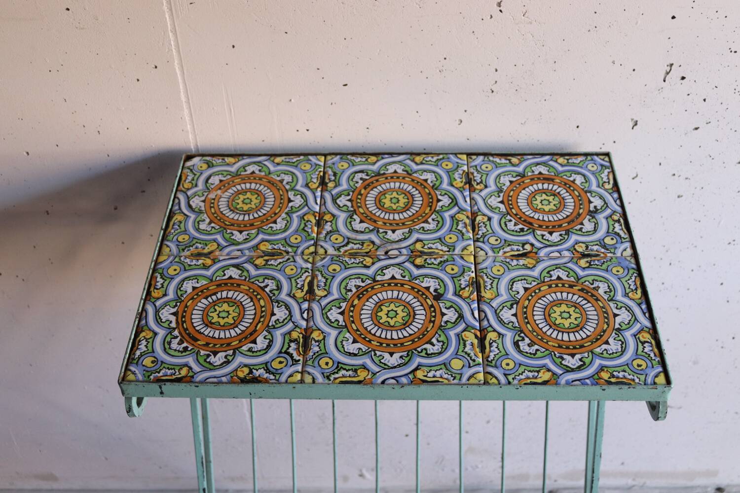 Metal plant stand with tiled top – 6 antique tiles