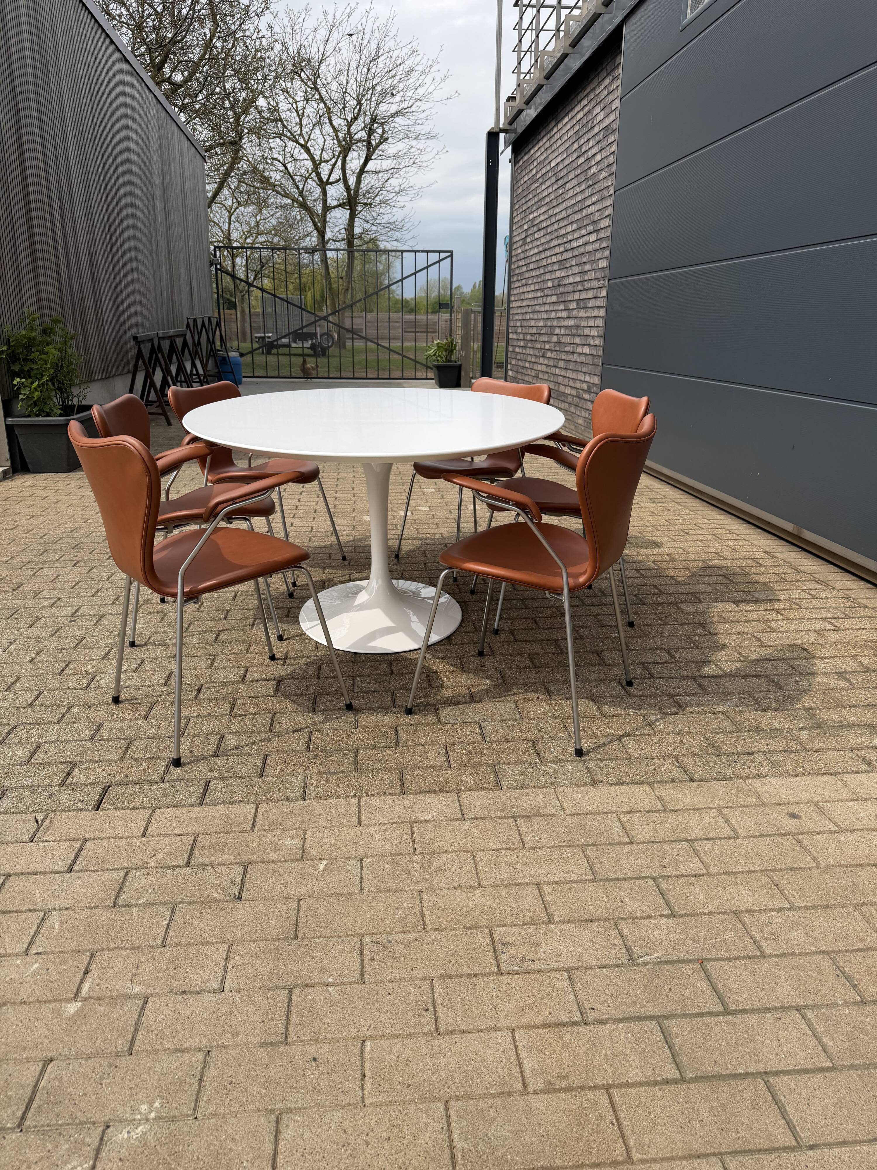 Original oval Tulip Knoll table 198cm white laminate, NEW in the box.