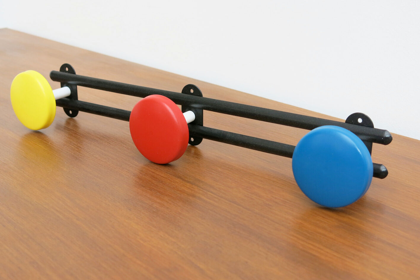 Mondrian paddle coat door