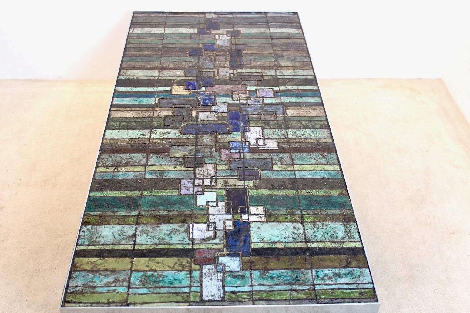 Table basse en mosaïque d'ardoise et de céramique