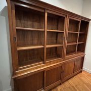 Bibliothèque vitrine double corps en teck massif