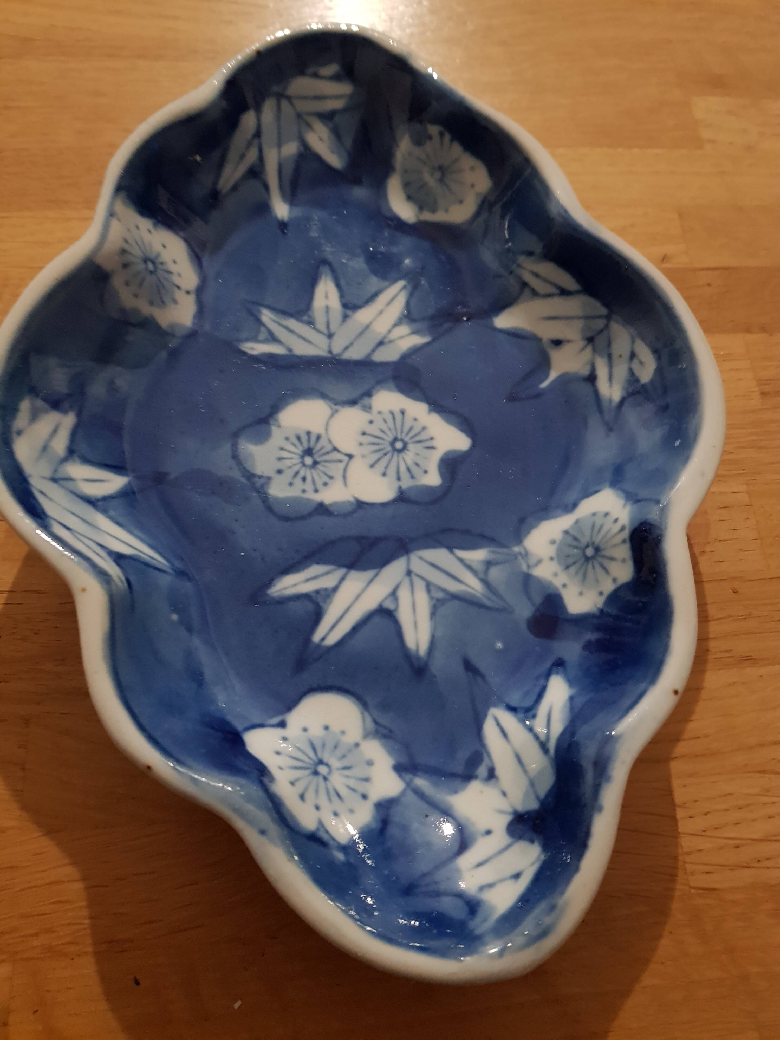 Ceramic bowl or butter dish or pocket emptier