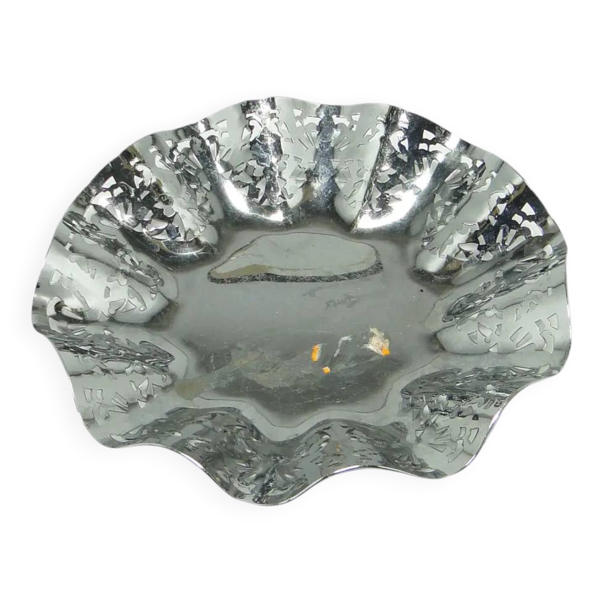 Art Deco openwork bowl, chrome-plated brass, Germany, 1950s.