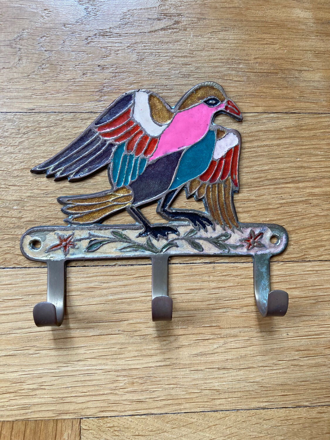 Hanging cloth bird brass