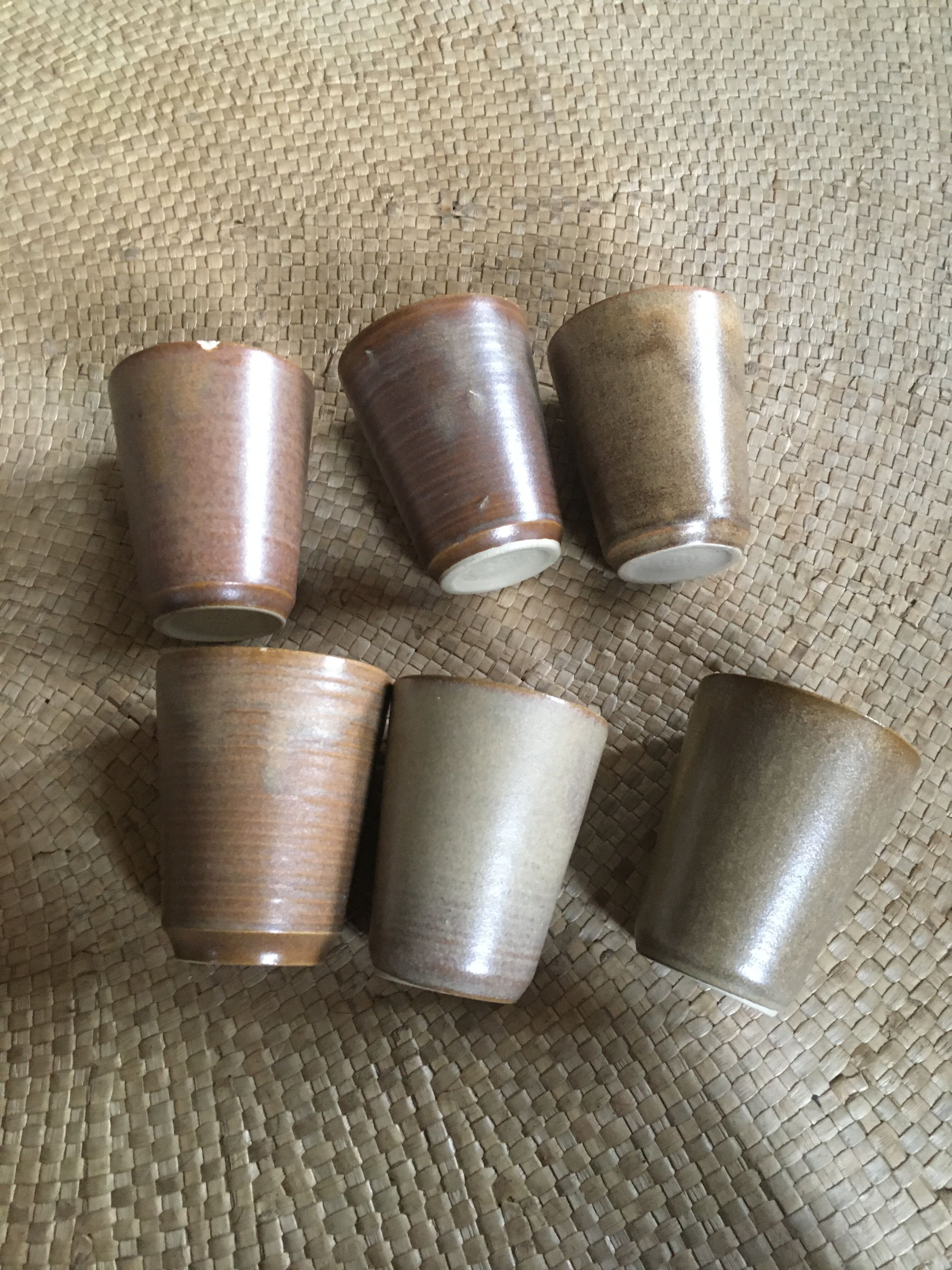 Series of 6 cups of sandstone