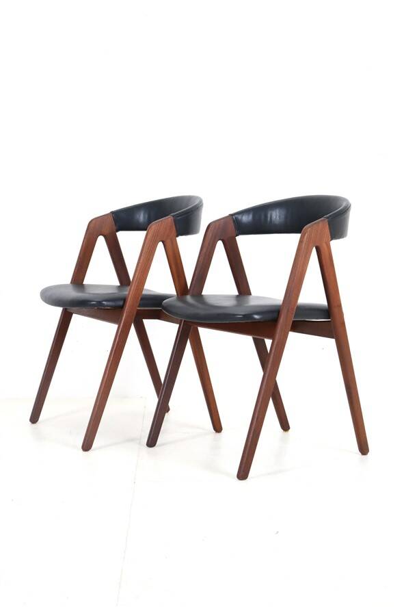 Set of 2 “A-Chairs” / teak chairs / recycling leather / black / Mid Century Danish Modern Design / 1960s