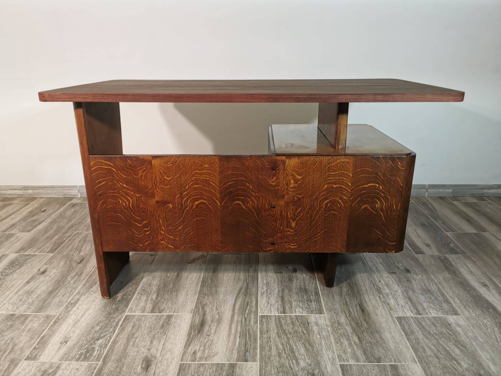 Bureau vintage de Bohumil Landsman