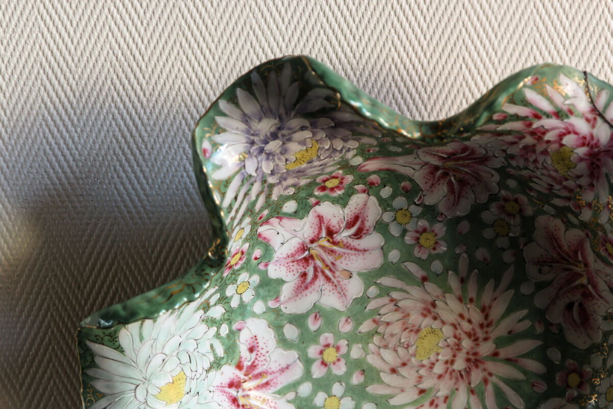 Polylobed earthenware salad bowl