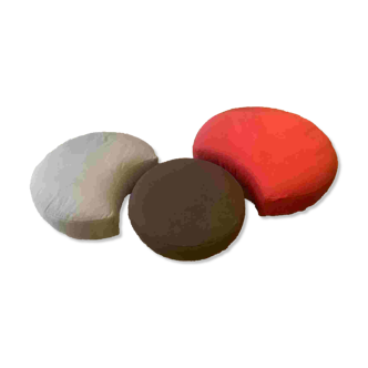 Contemporary poufs