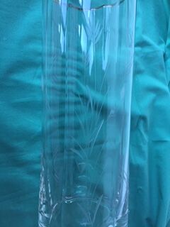 Glass vase polylobe serious pattern foliage