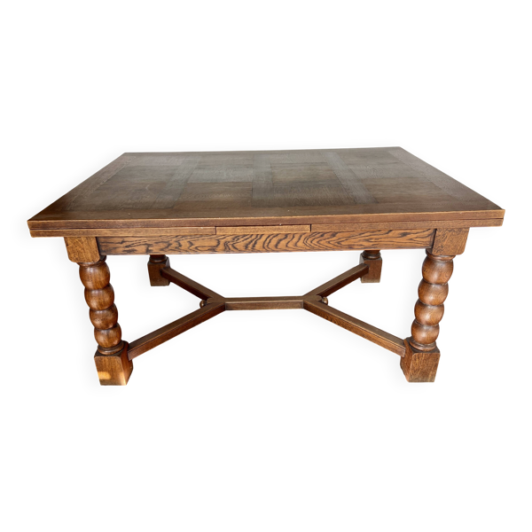 Table de style renaissance en chene massif XX siècle